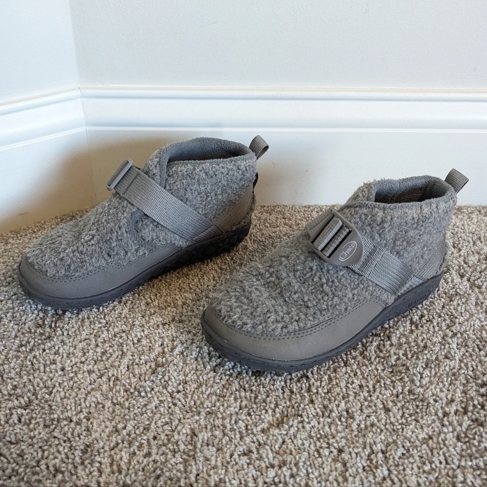 Chaco Ramble Fluff Grey Slip-on Bootie sz 2